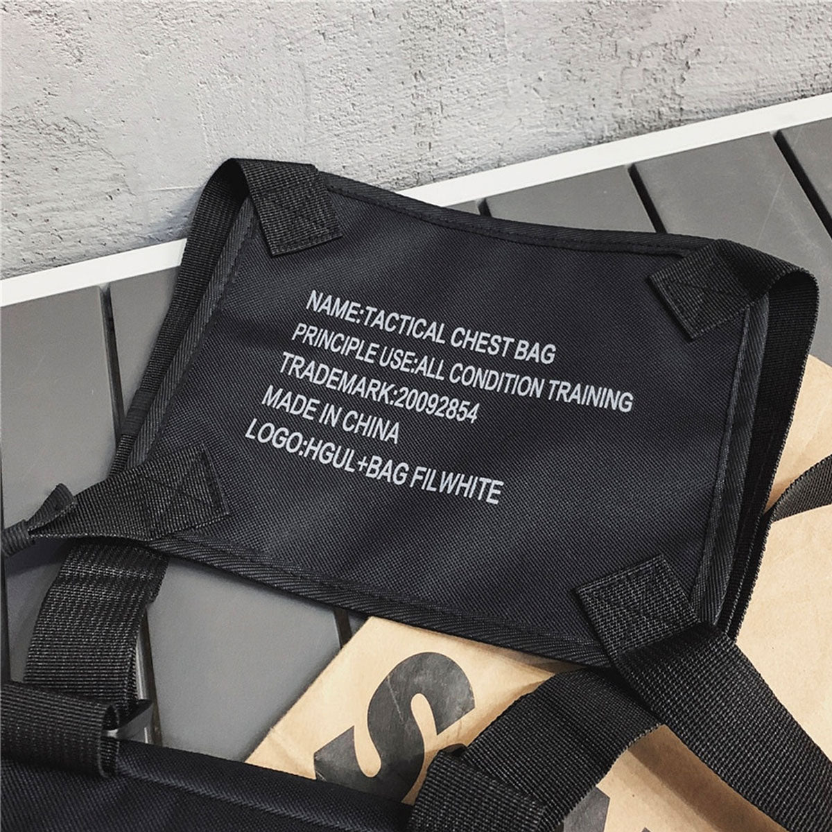 Banano Pecho Negro Reflectante