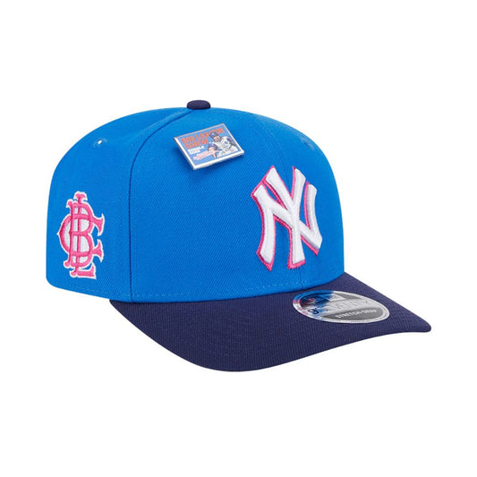 Jockey New Era Yankees Big League Chew azul, vista diagonal con parche lateral de la colaboración