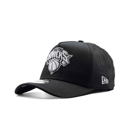 Jockey New Era Knicks 9FORTY Aframe Negro, vista frontal en ángulo