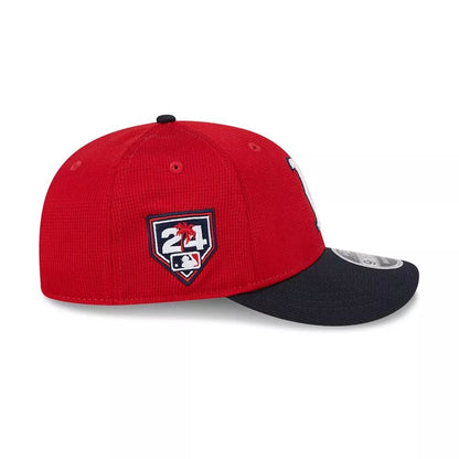 Vista lateral del jockey Boston Red Sox rojo con parche MLB Spring Training 2024