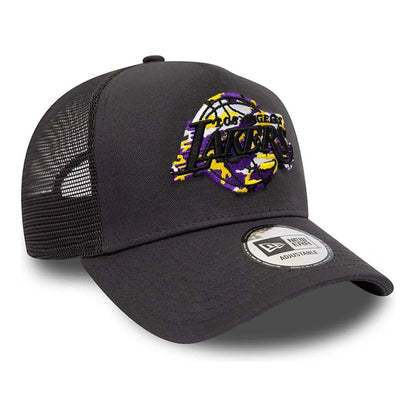 Jockey New Era Los Angeles Lakers 9FORTY A-Frame Trucker gris, vista diagonal con malla posterior