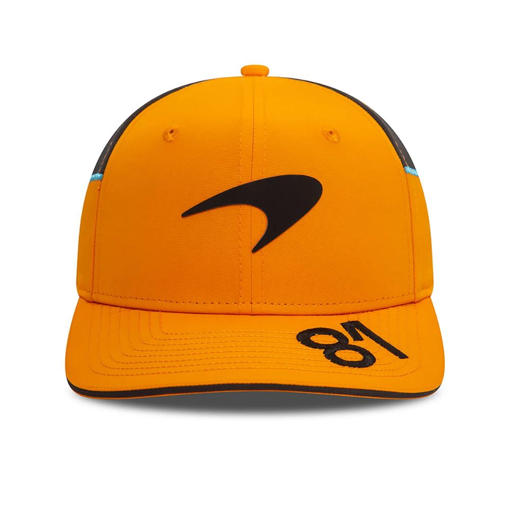 Vista frontal del jockey New Era Oscar Piastri 9FIFTY naranjo con logo McLaren Racing y número 81
