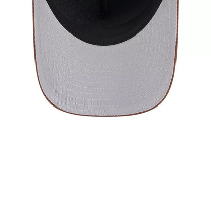 Parte inferior de la visera gris y banda interior del jockey New Era Miami Heat café