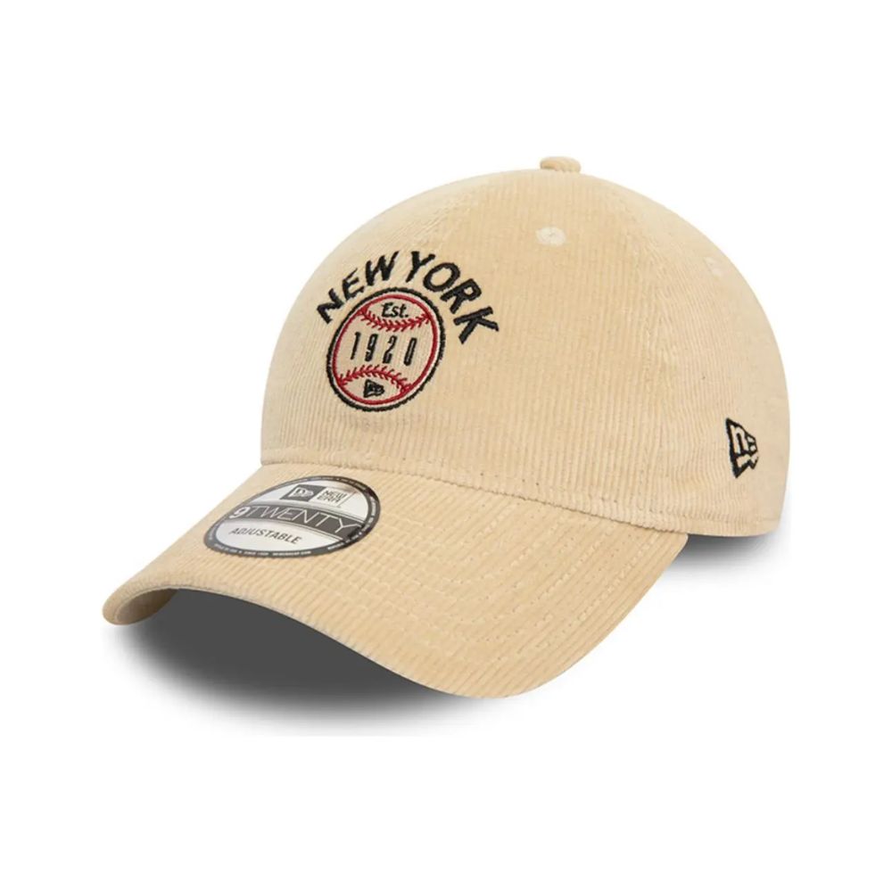 Jockey New Era New York Cord 9TWENTY beige claro, vista diagonal con bordado frontal y flag lateral