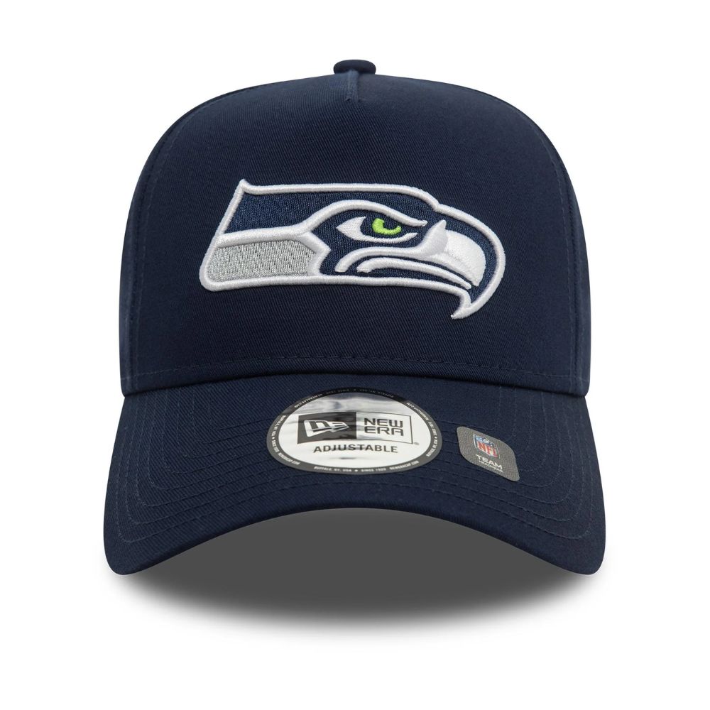 Vista frontal del jockey New Era Seattle Seahawks NFL azul marino con logo bordado
