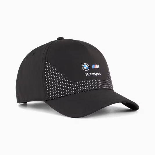 Jockey PUMA BMW M Motorsport negro, vista diagonal con logo frontal y visera curva