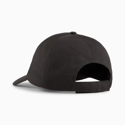 Parte posterior del jockey Puma Essentials negro con correa ajustable y visera curva