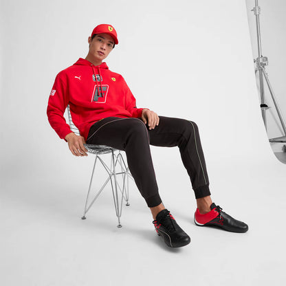 Jockey Puma Trucker Scuderia Ferrari Race Rojo, vista lateral opuesta