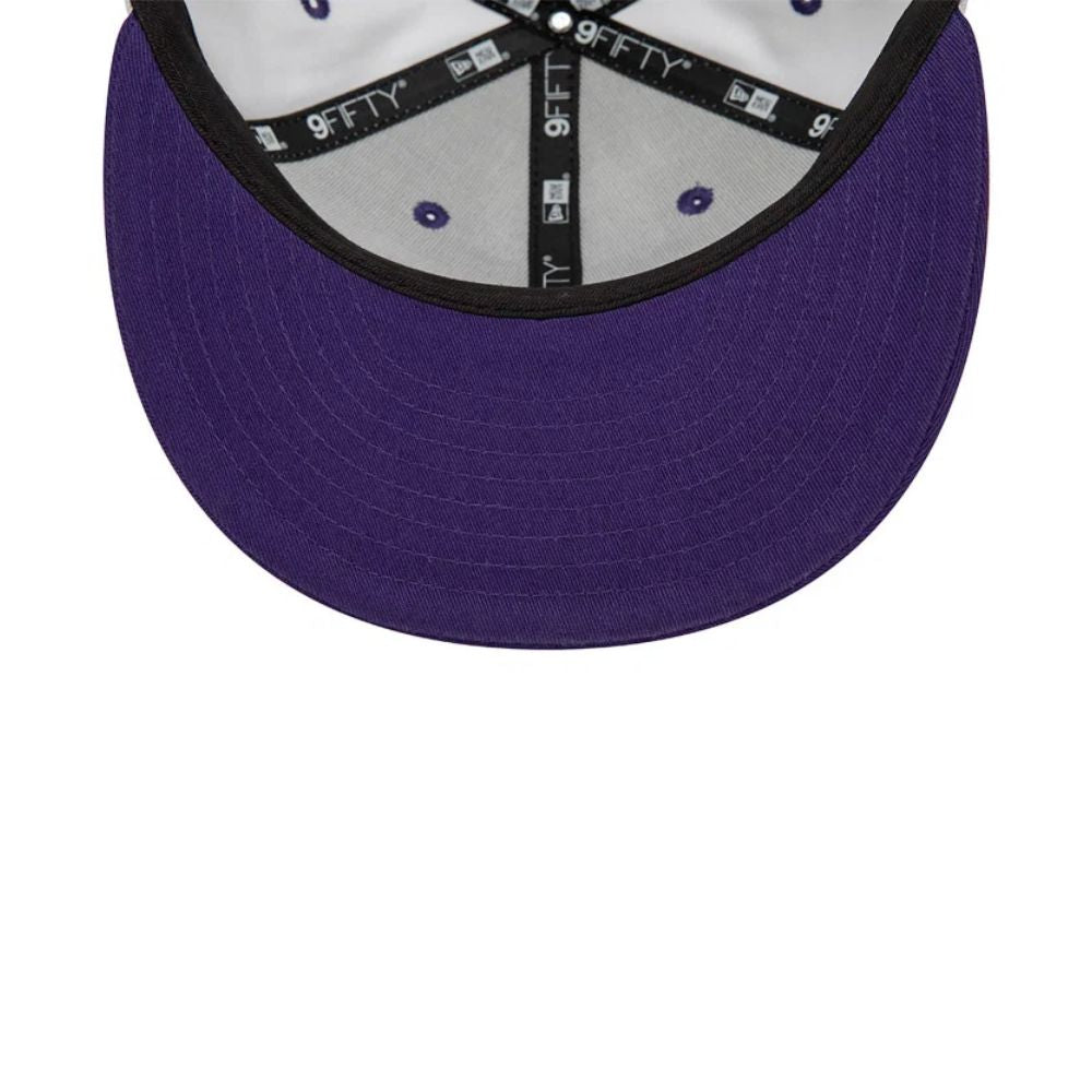 Interior del jockey New Era Phoenix Suns 9FIFTY con parte inferior de la visera morada