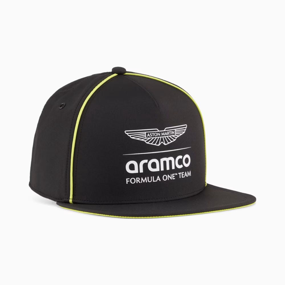 Jockey PUMA x Aston Martin Aramco F1 Team negro, vista frontal con logo y ribetes verde lima