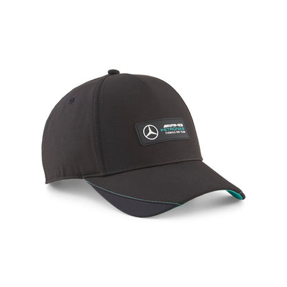 Jockey Puma Mercedes Benz Petronas Amg Team Negro, vista frontal en ángulo