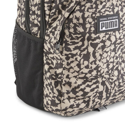 Mochila Puma Academy 07913317, detalle del material y logo