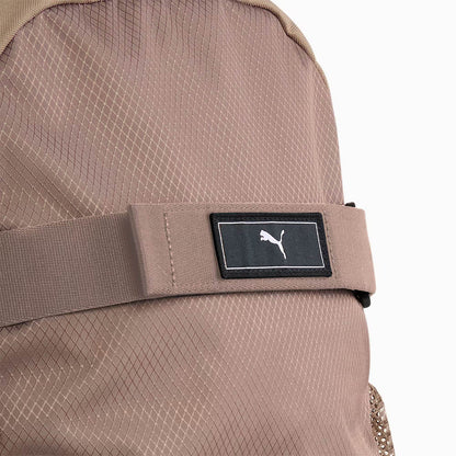 Mochila Puma Deck Taupe 091320-03, vista posterior y de las correas