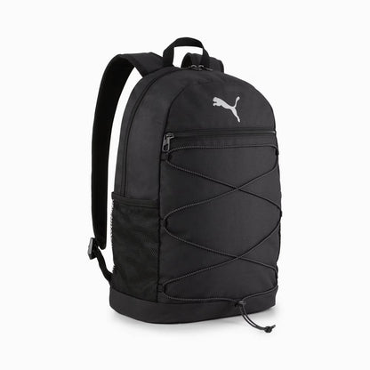 Mochila Puma Plus II negro 091181-01, vista frontal en ángulo