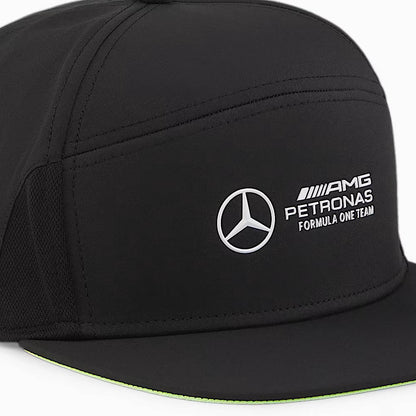 Snapback Puma Mercedes-AMG Petronas Motorsport, vista frontal